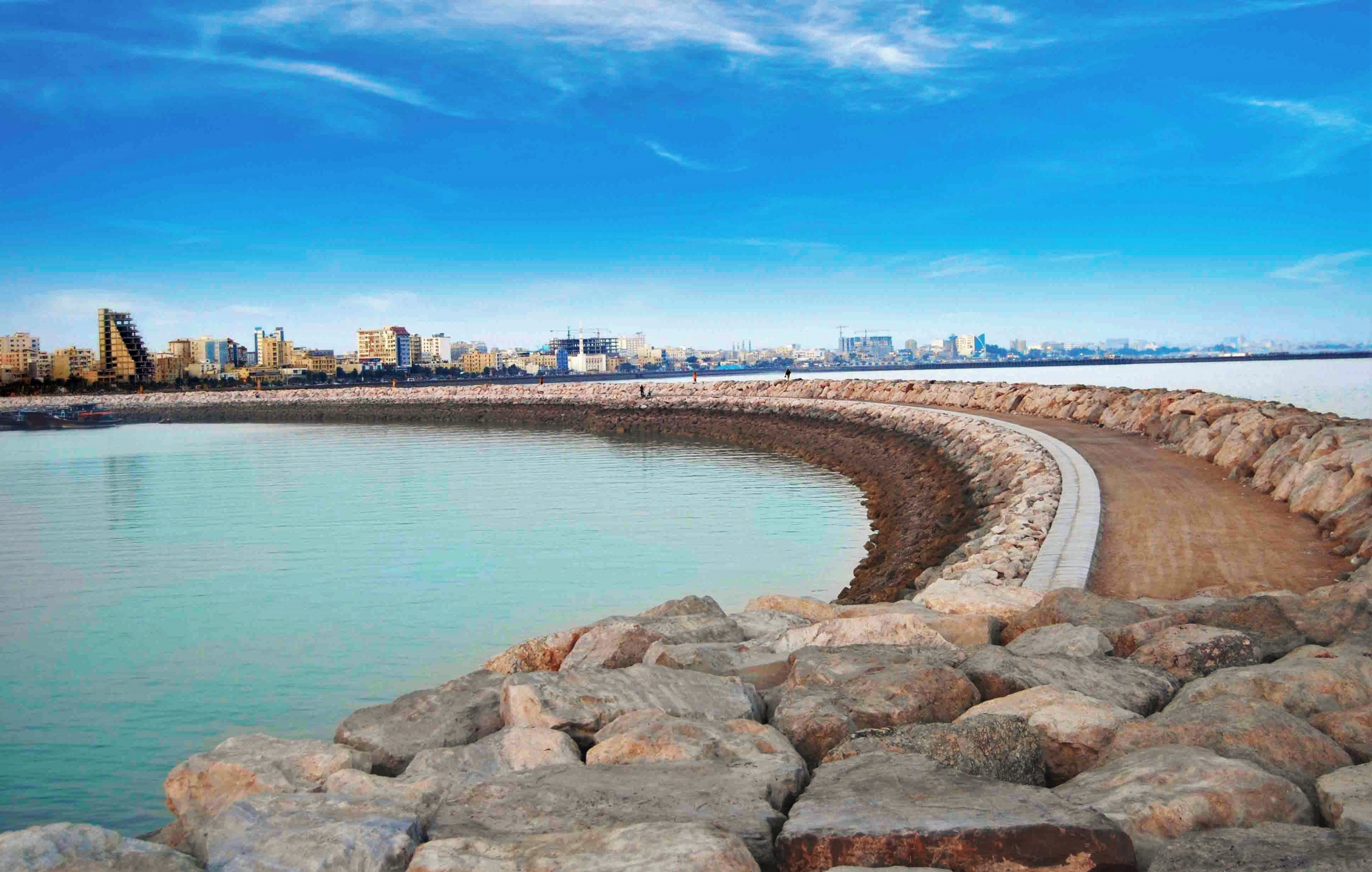 ساحل بندر دیر