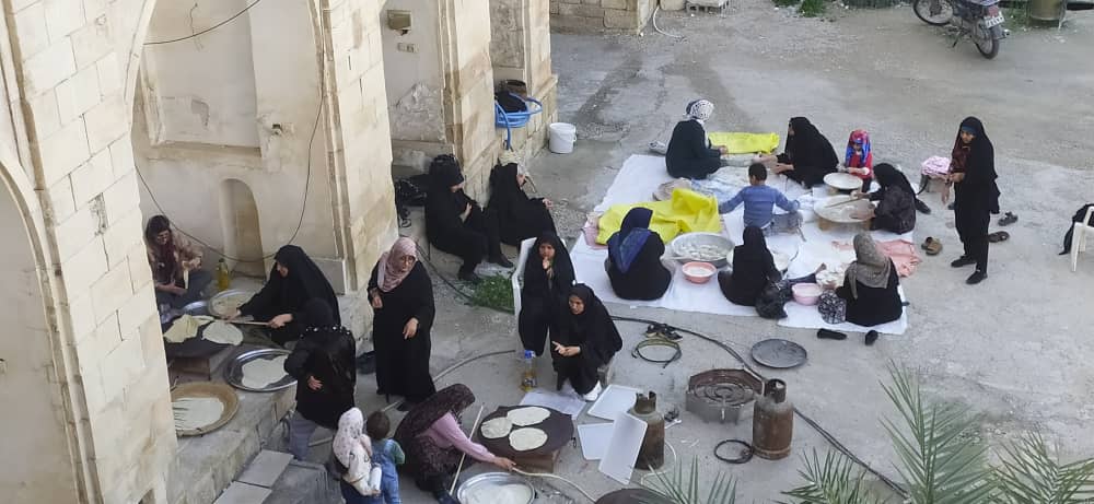 فعال شدن گردشگری خوراک در کاروانسرای مشیر برازجان در زمان افطار