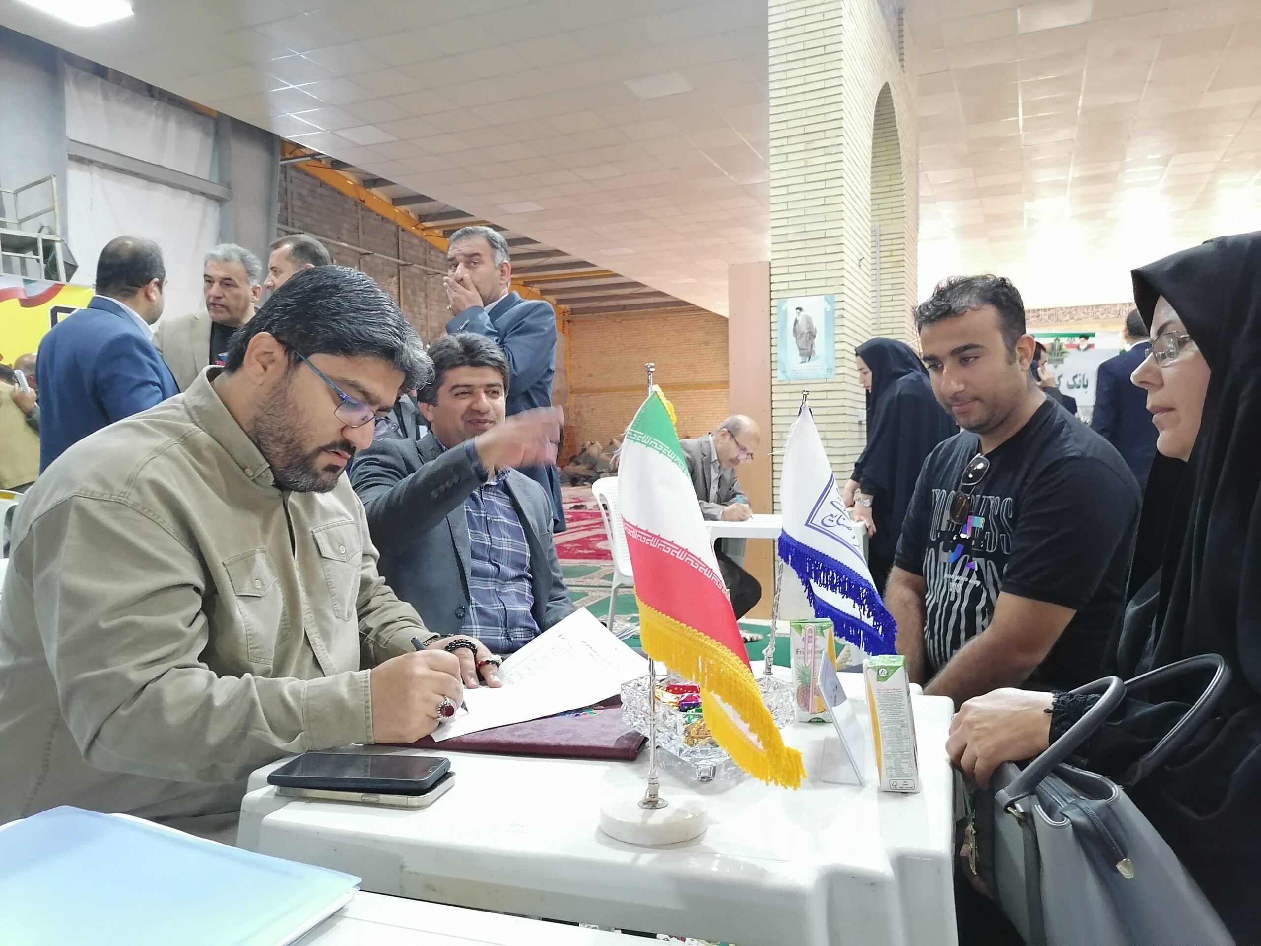 برپایی میز خدمت اداره‌کل میراث‌فرهنگی، گردشگری و صنایع‌دستی استان بوشهر در شهرستان‌های گناوه و دیلم