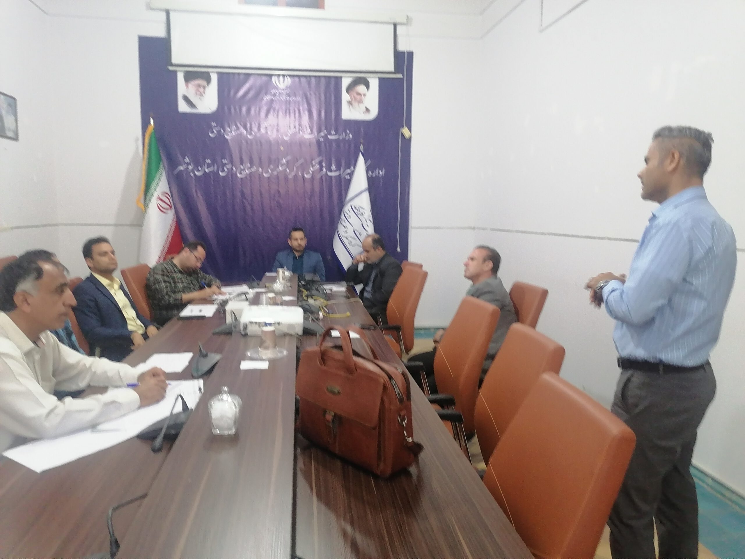 برگزاری کمیته فنی راهنمایان گردشگری در بوشهر