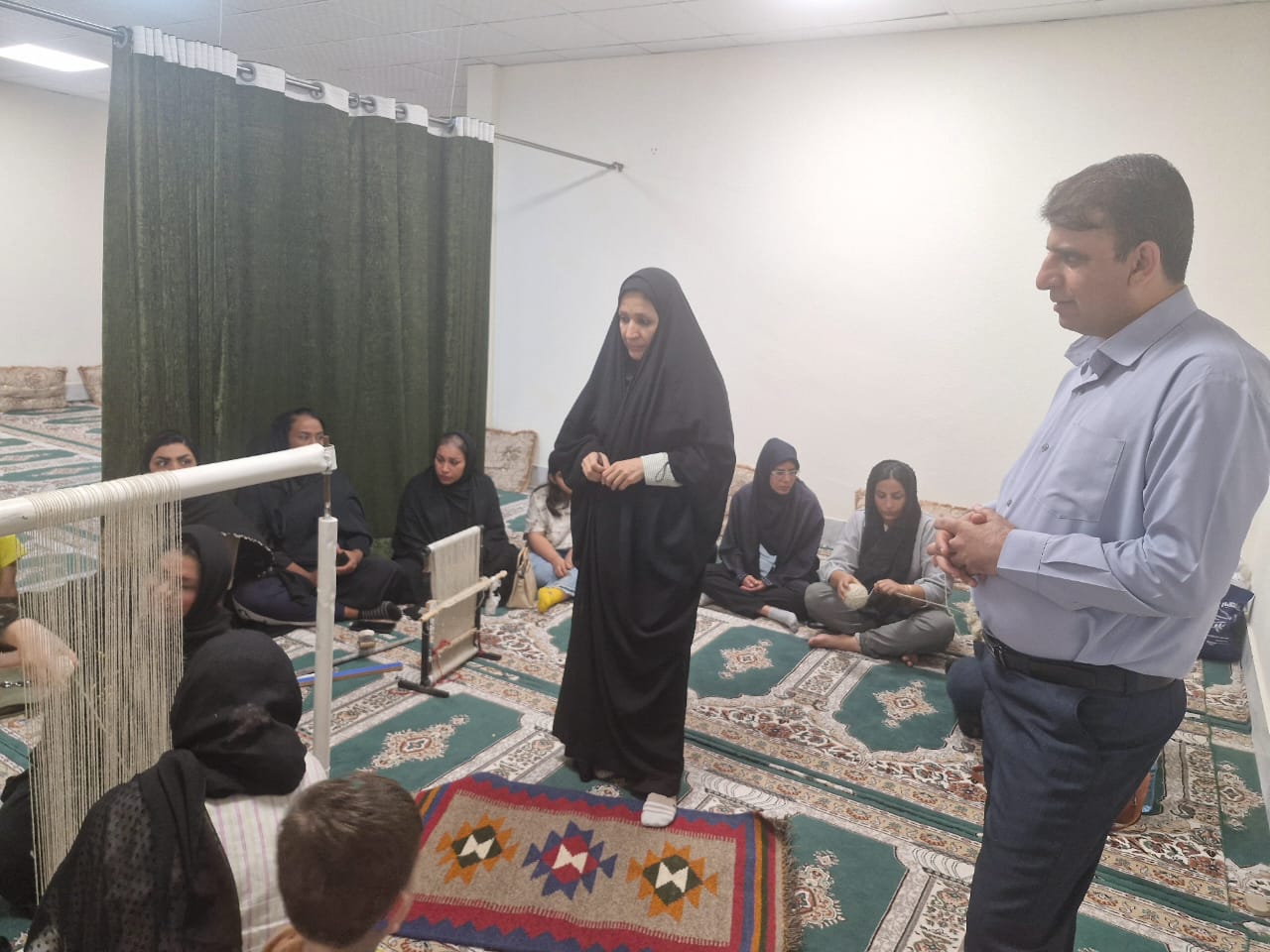 برگزاری دوره آموزشی گلیم‌بافی ویژه مددجویان در شهرستان دشتی