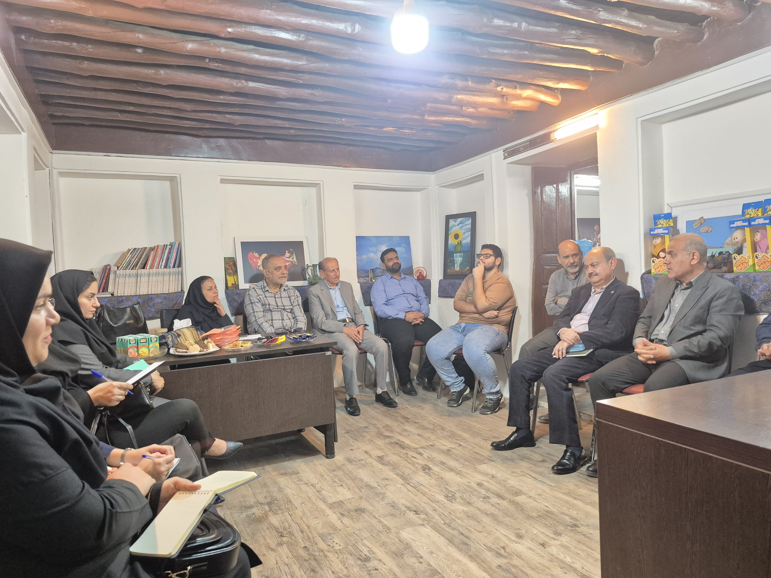 برگزاری نشست هم‌اندیشی با فعالان گردشگری در عمارت دهدشتی بوشهر