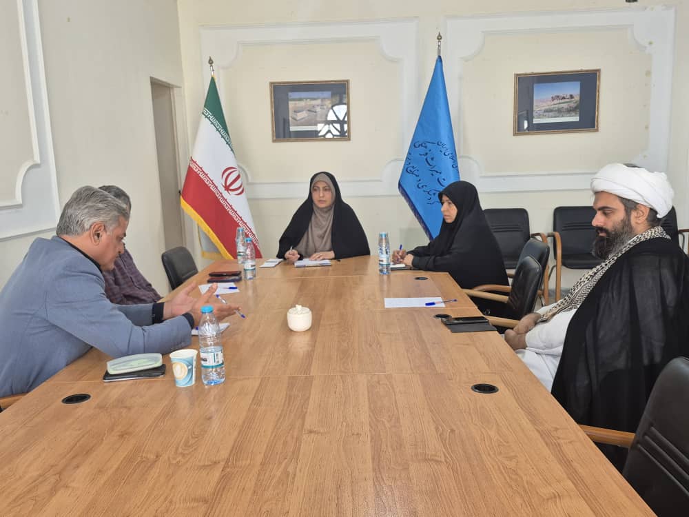 نشست هم‌اندیشی گردشگری مقاومت با محوریت حماسه ملی زنان لرده در دشتستان برگزار شد