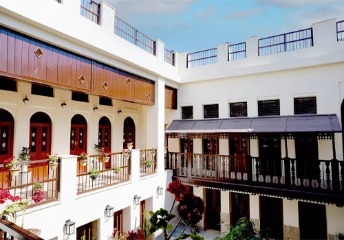 توازن میان زندگی مدرن و حفظ سنت‌ها در بوشهر