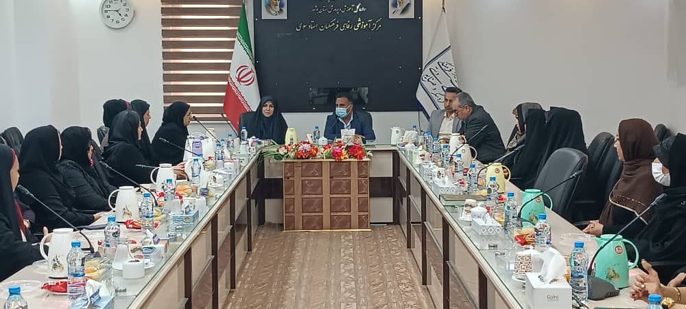 بررسی چالشهای پیشروی بانوان صنعتگر و فعال گردشگری در بوشهر